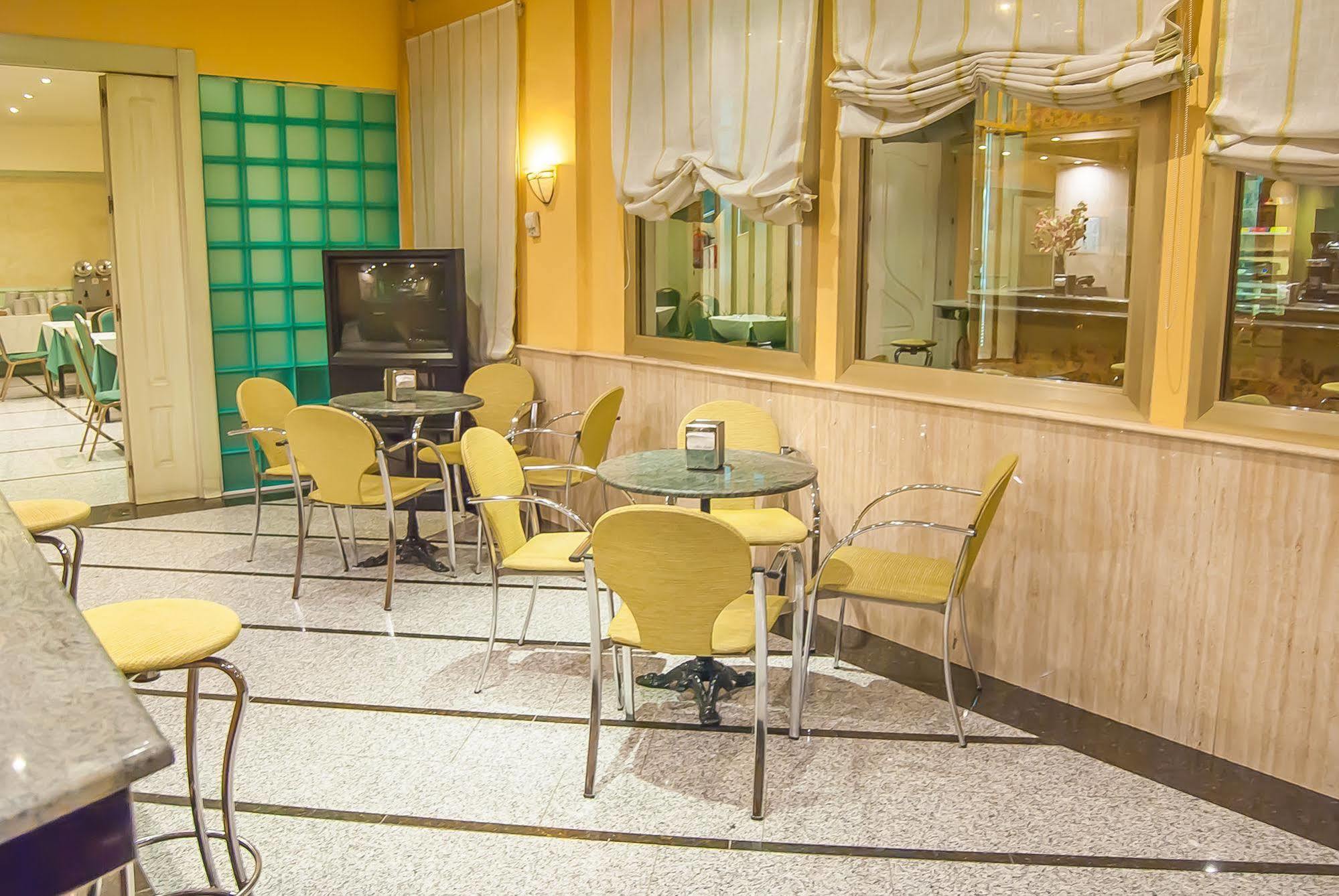Ana Maria Hotel Гранада Екстериор снимка