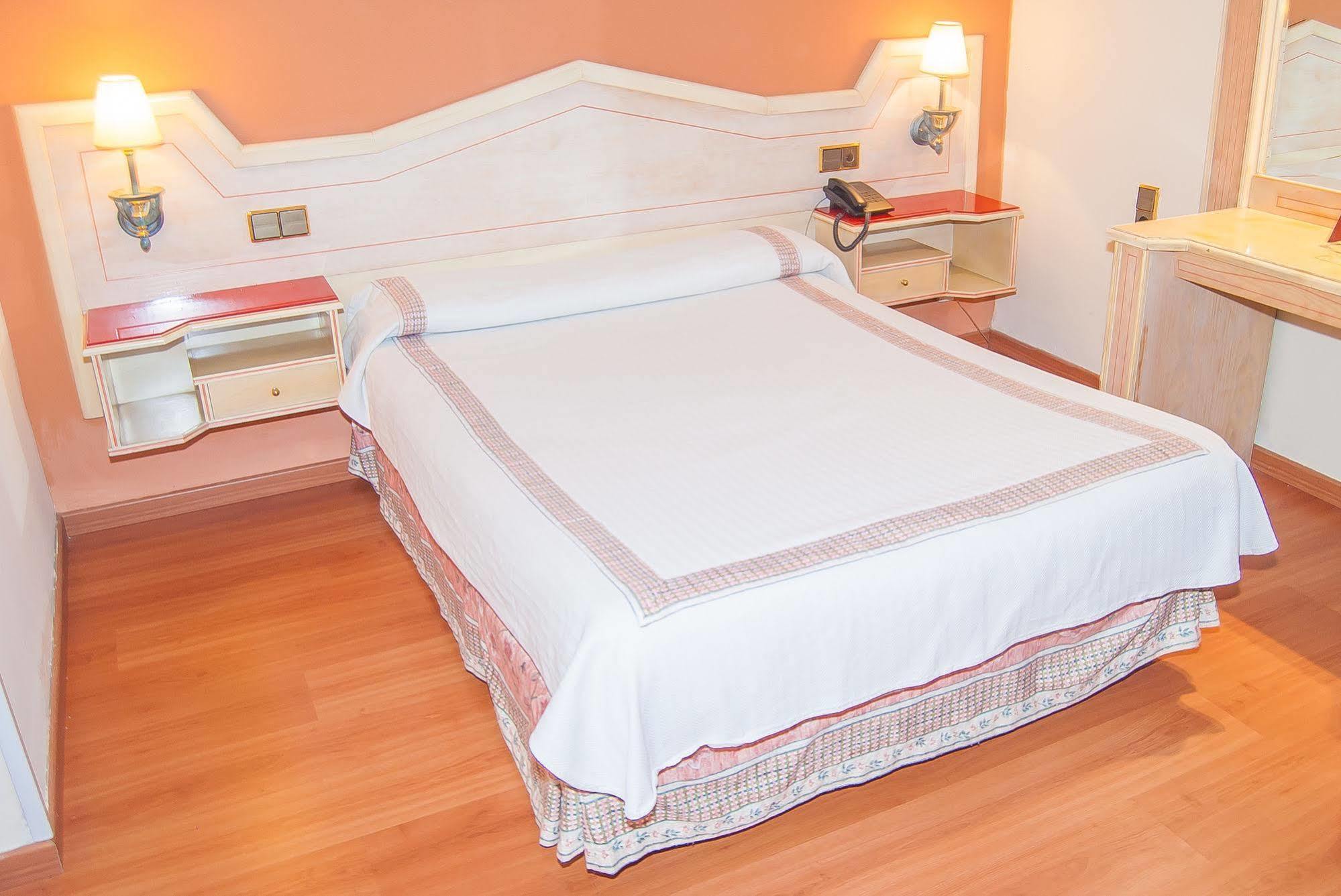 Ana Maria Hotel Гранада Екстериор снимка