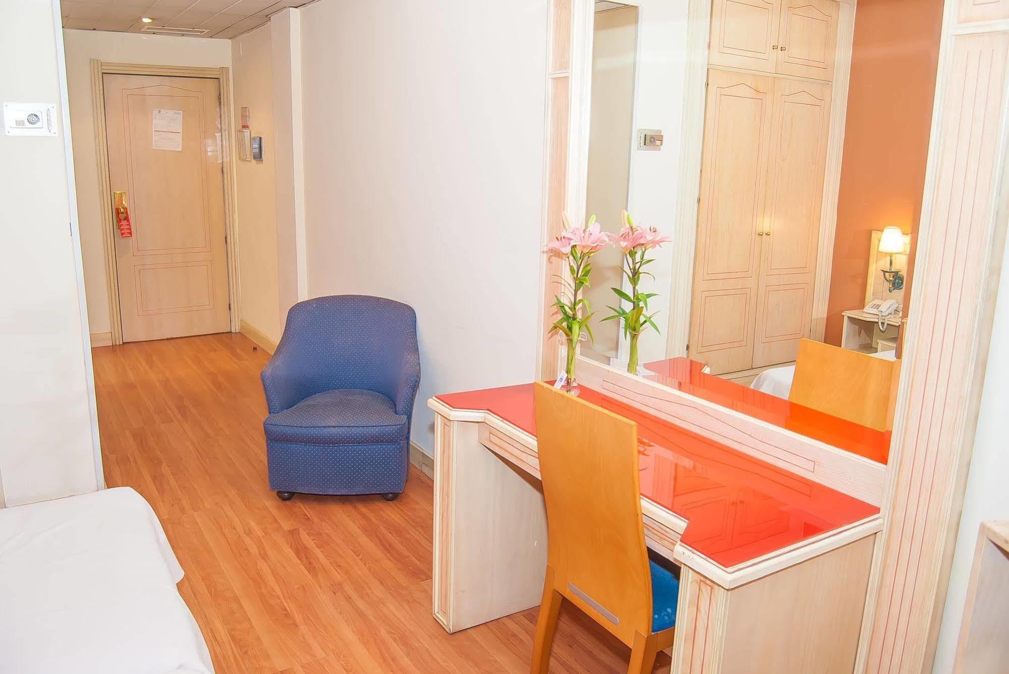 Ana Maria Hotel Гранада Екстериор снимка