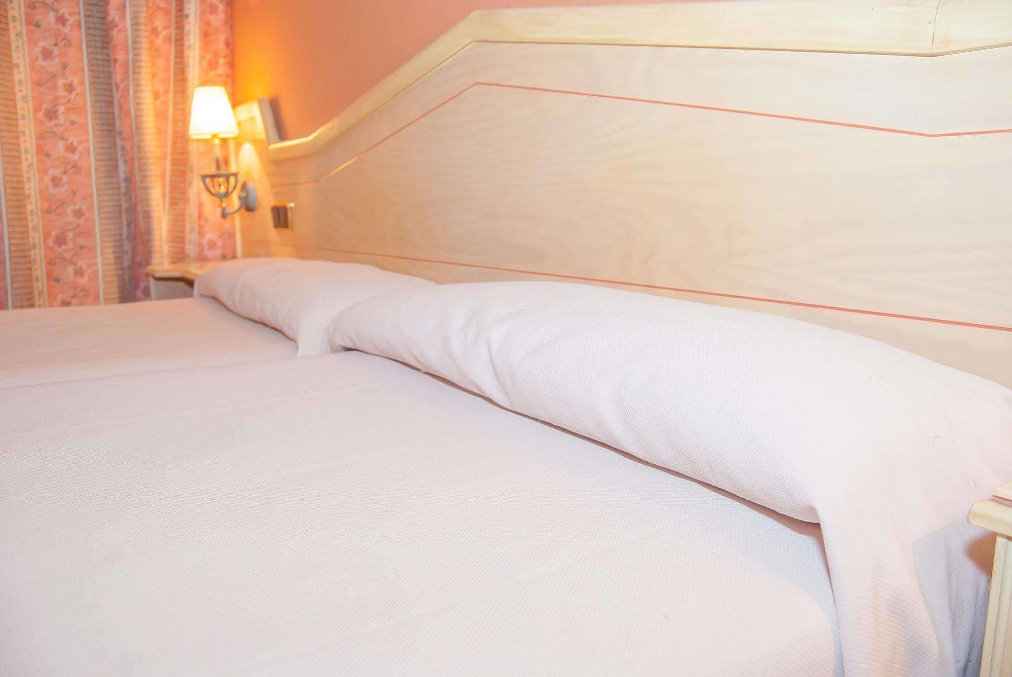Ana Maria Hotel Гранада Екстериор снимка