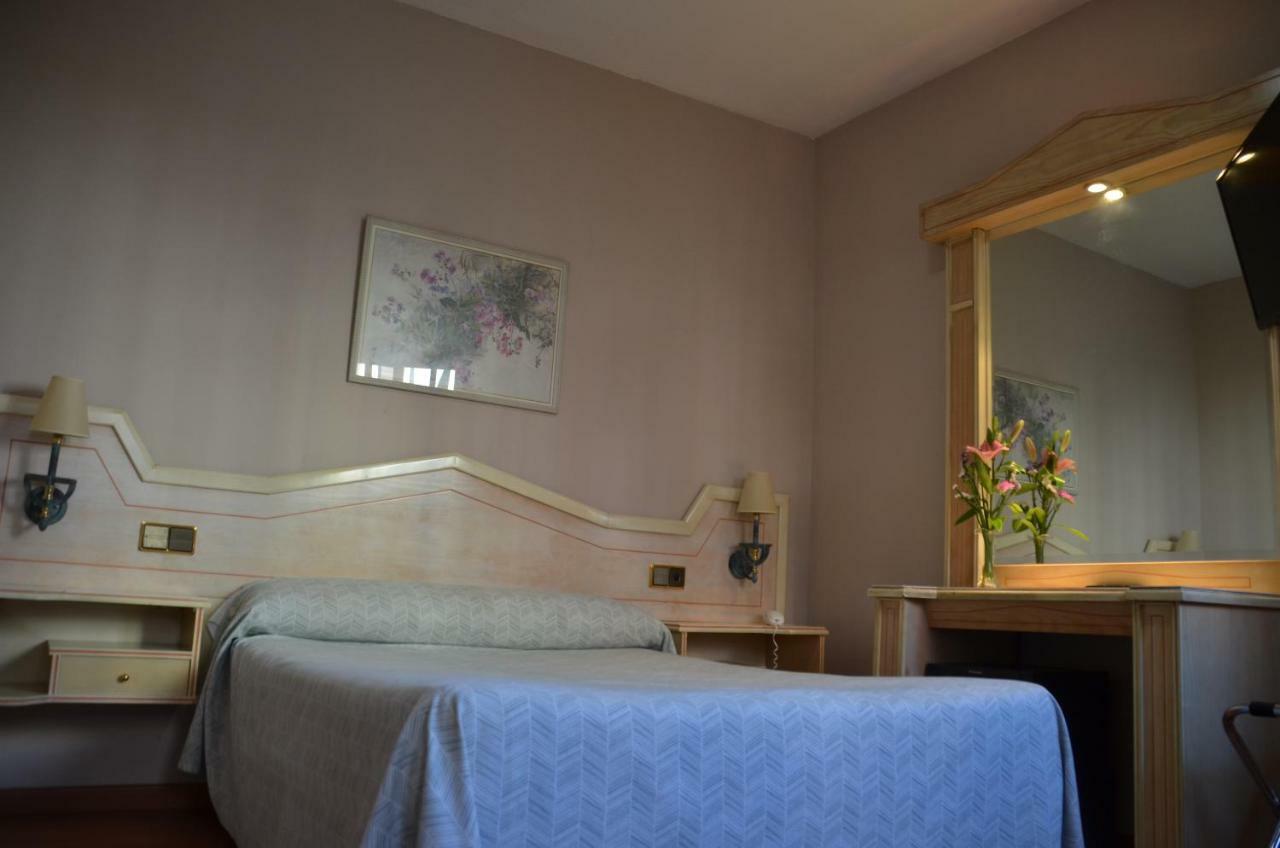 Ana Maria Hotel Гранада Екстериор снимка